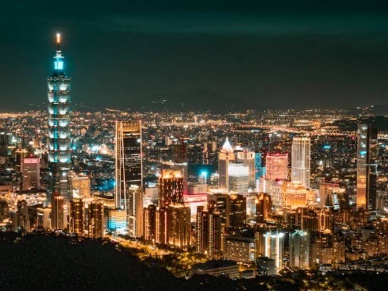  2025年台灣六都房市深度分析：交易量下滑與未來展望 