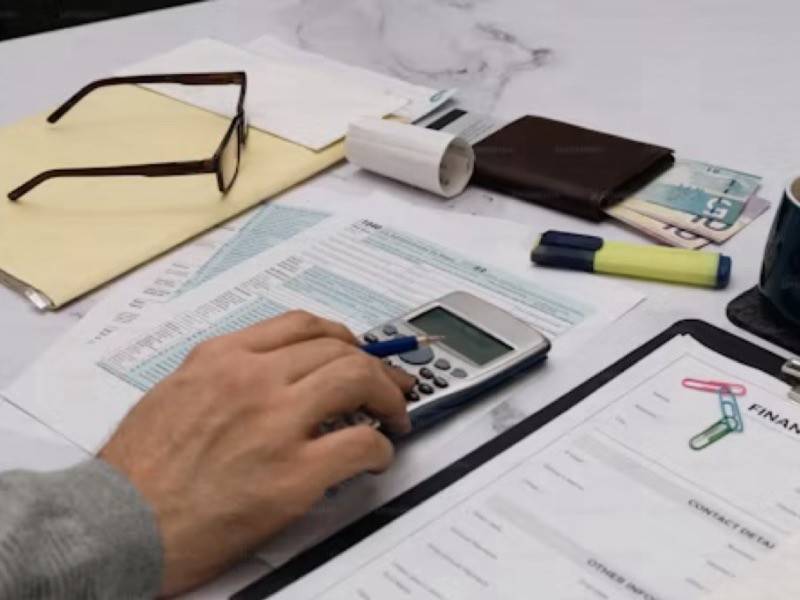  租金、自由工作者實拿多少？一次搞懂 10% 所得稅 + 2.11% 健保補充保費 